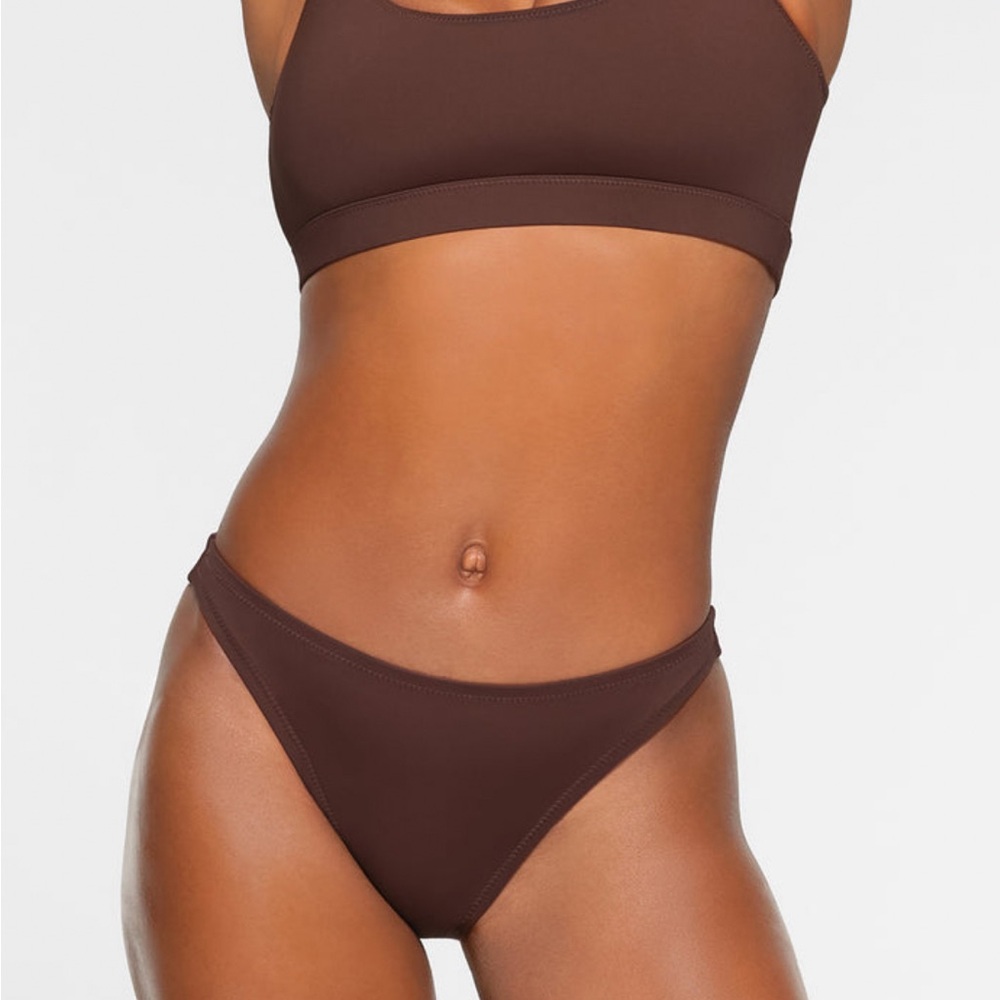 Skims Mid Coverage bikini bottom